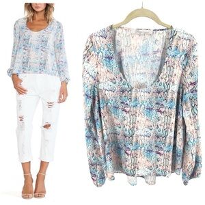 Lovers + Friends Blouse Top Womens Medium Pastel Python Fairy Whimsy Boho Silky
